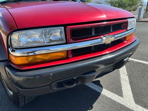 Used 1998 Chevrolet S10 Pickup LS w/ Preferred Equipment Group AWD/4WD image 17