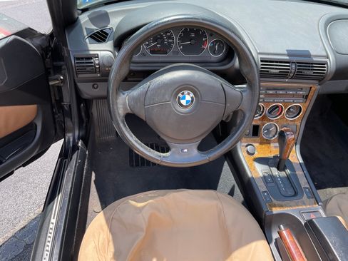 Used 2000 BMW Z3 2.5i image 10