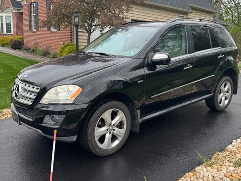 Used 2010 Mercedes-Benz ML 350 BlueTEC 4MATIC image 11