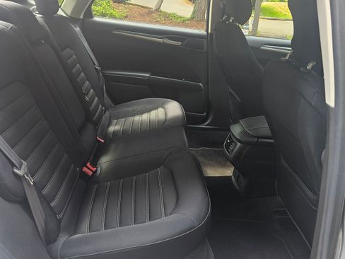 Used 2014 Ford Fusion SE image 10