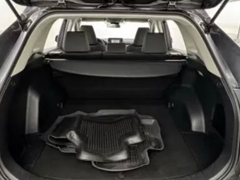 Used 2021 Toyota RAV4 XLE FWD image 2