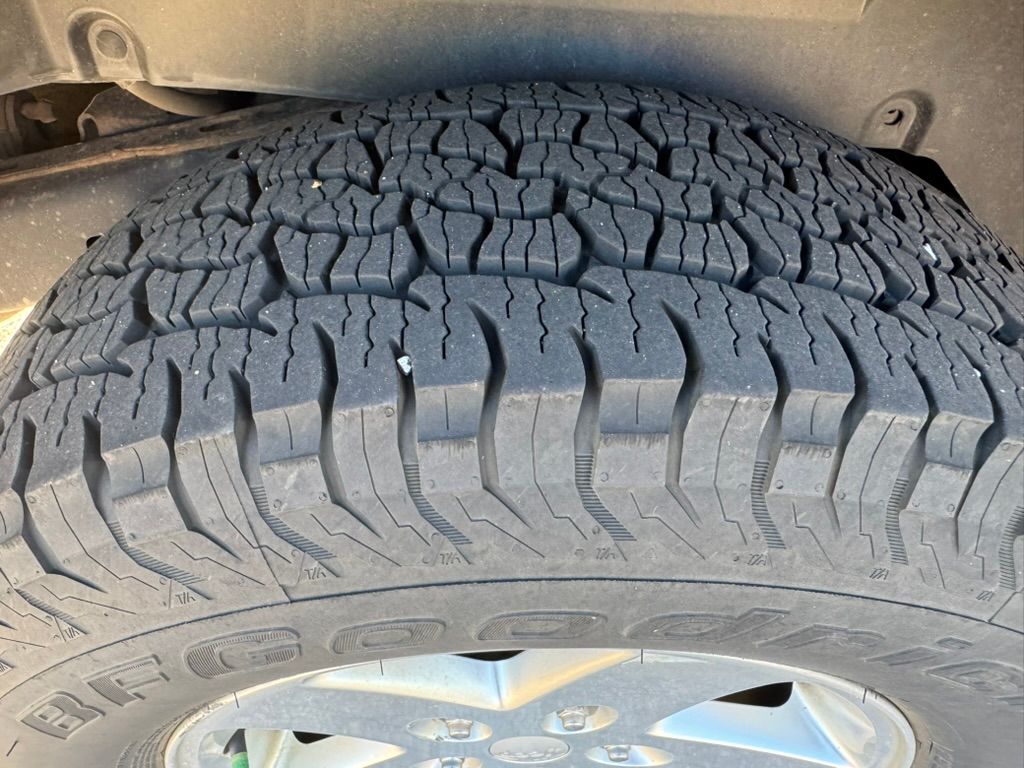 Used 2012 Jeep Wrangler Sport AWD/4WD image 12