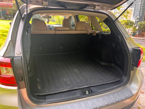 Used 2016 Subaru Outback 2.5i Limited AWD/4WD image 8