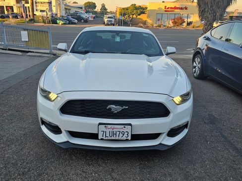 Used 2015 Ford Mustang Coupe image 2