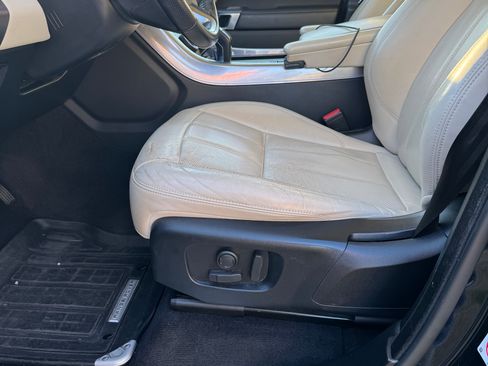 Used 2020 Land Rover Range Rover Sport HSE image 9