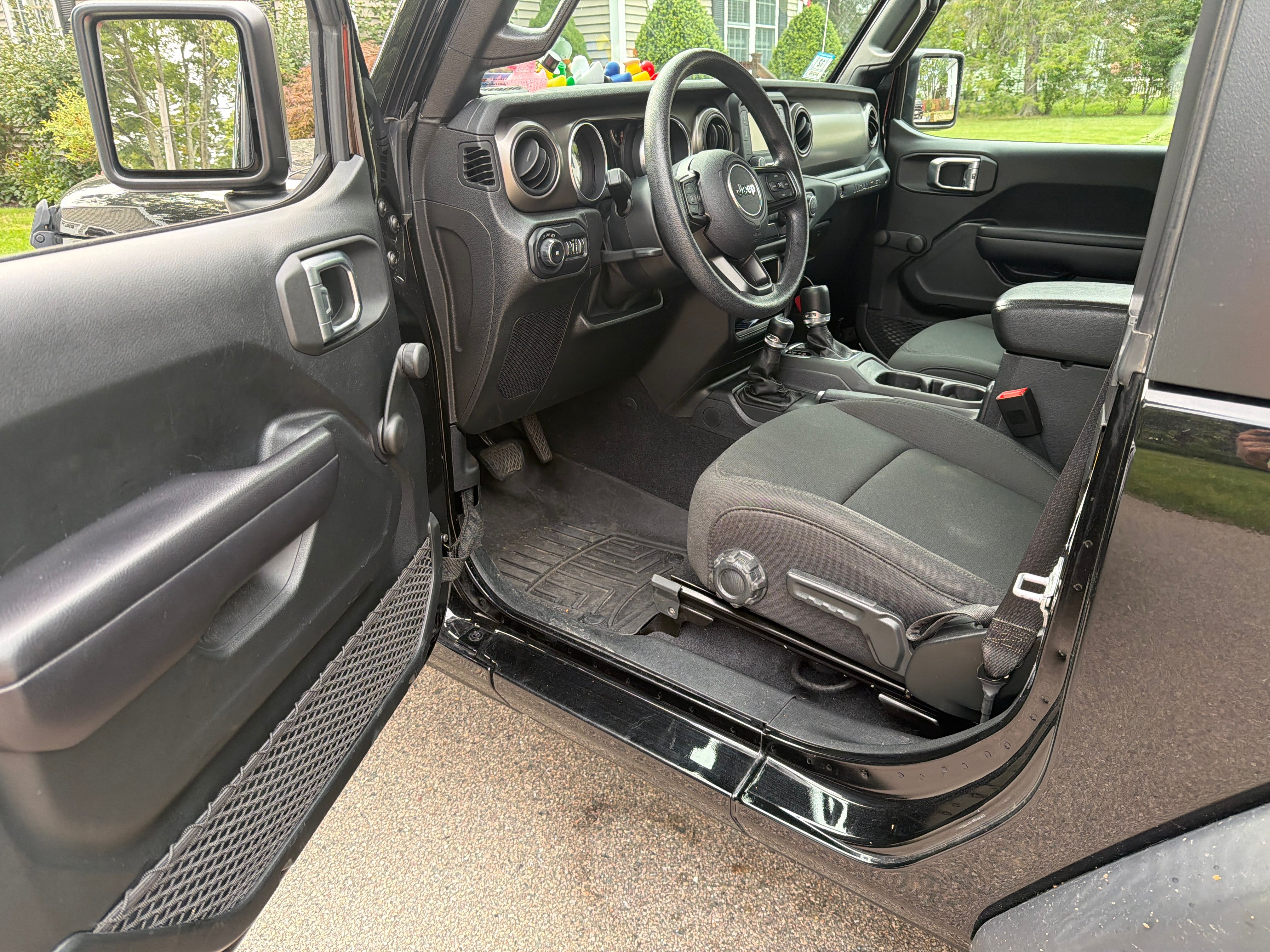 Used 2018 Jeep Wrangler Sport AWD/4WD image 6