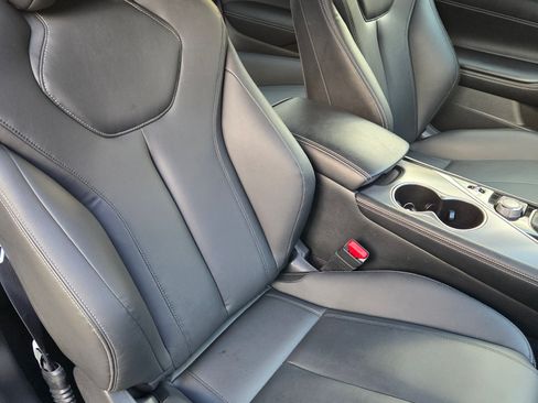 Used 2019 INFINITI Q60 3.0t Luxe w/ Essential Package image 5