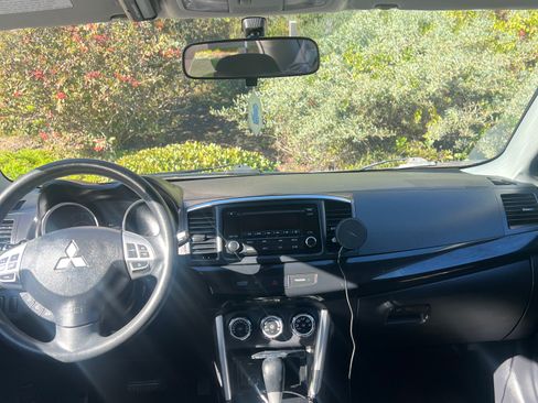 Used 2016 Mitsubishi Lancer ES image 11