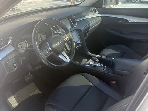 Used 2019 INFINITI QX50 Luxe FWD image 9