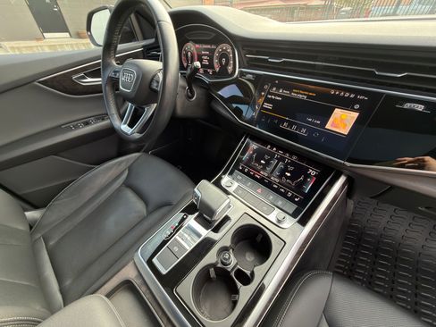 Used 2021 Audi Q8 Premium Plus w/ Premium Plus Package image 16