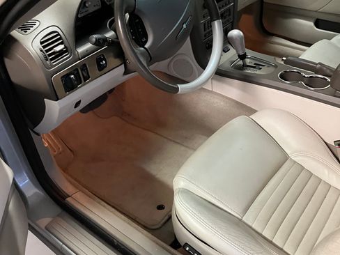 Used 2005 Ford Thunderbird 50th Anniversary image 12