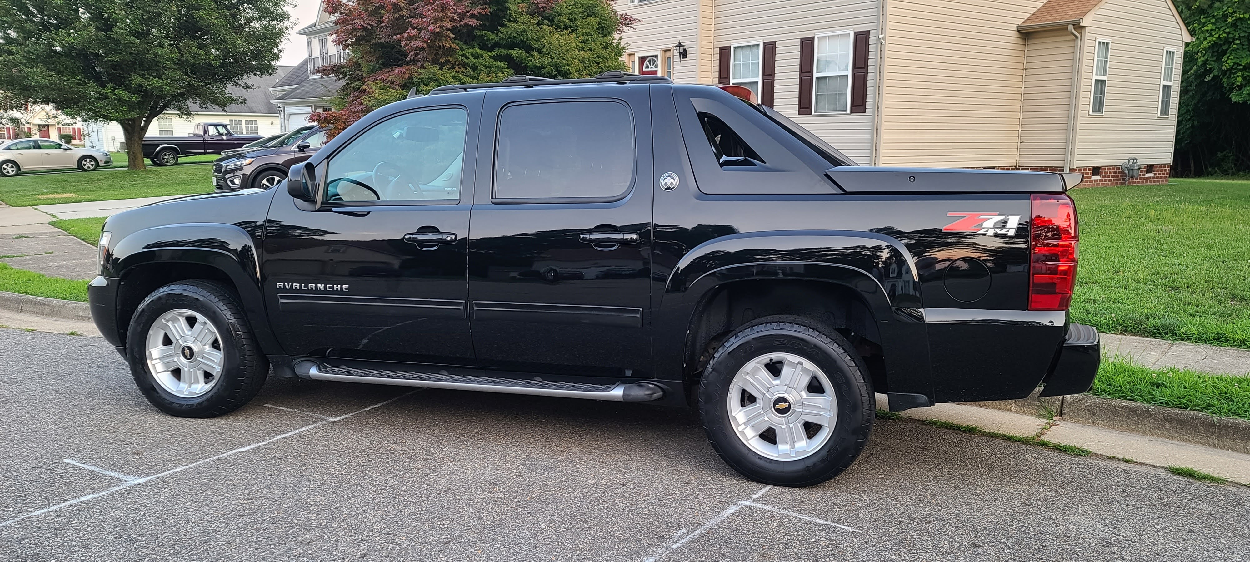 Used 2013 Chevrolet Avalanche LT w/ Suspension Package, Off-Road AWD/4WD image 1