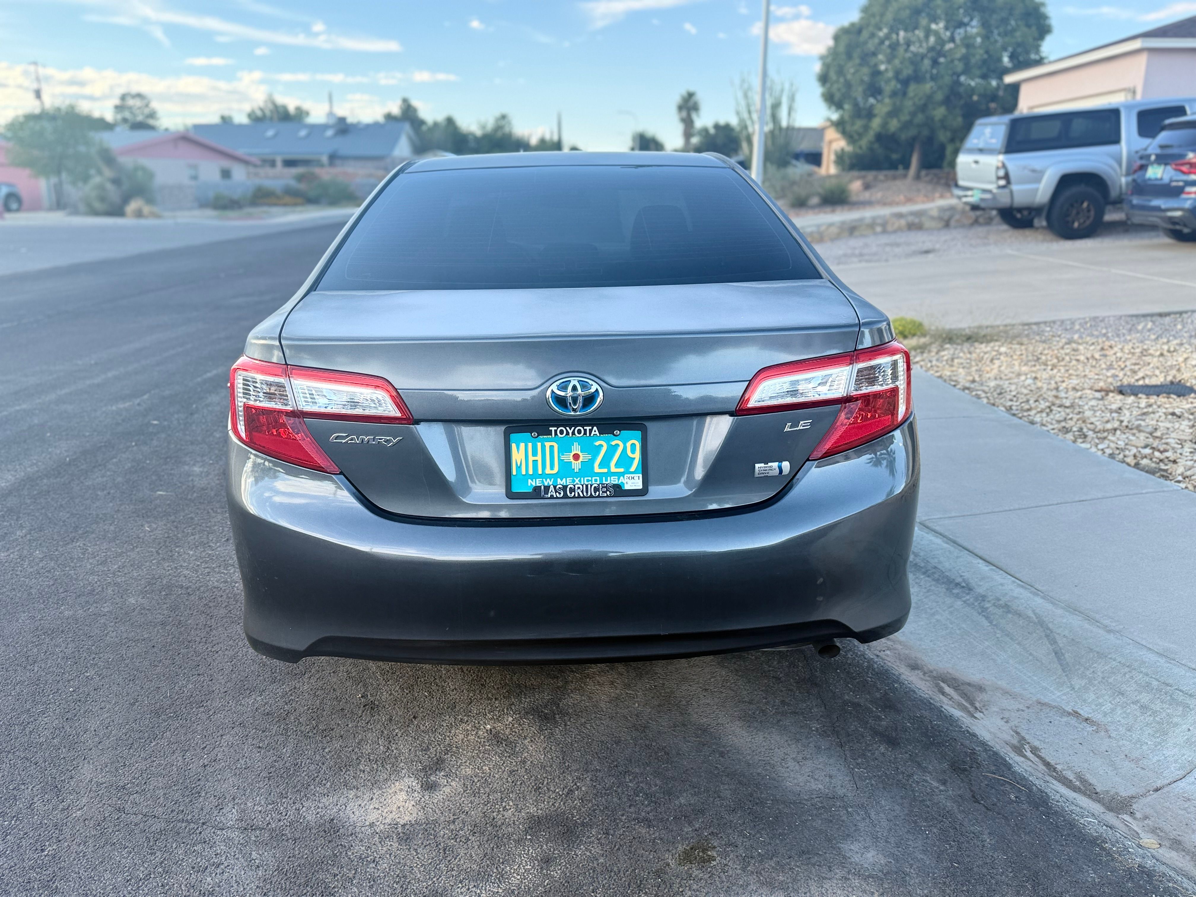 Used 2012 Toyota Camry LE FWD image 4