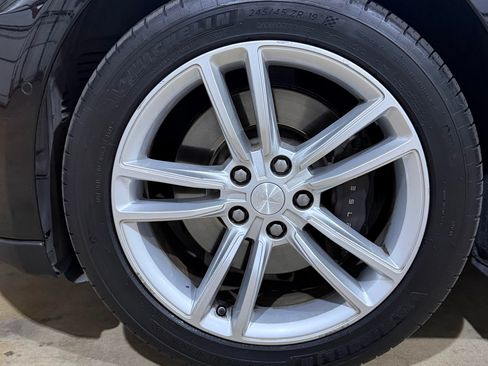 Used 2015 Tesla Model S 85 image 17