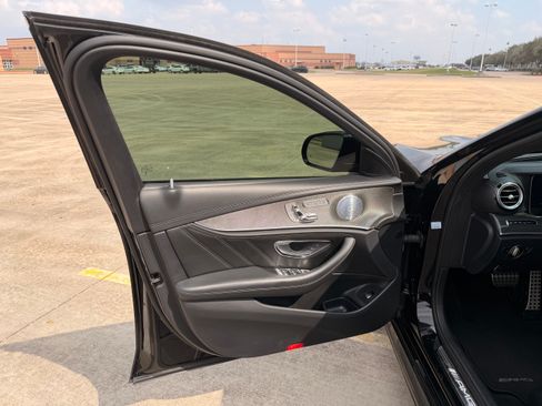Used 2019 Mercedes-Benz E 63 AMG S image 13