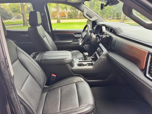 Used 2024 GMC Sierra 1500 Denali image 9