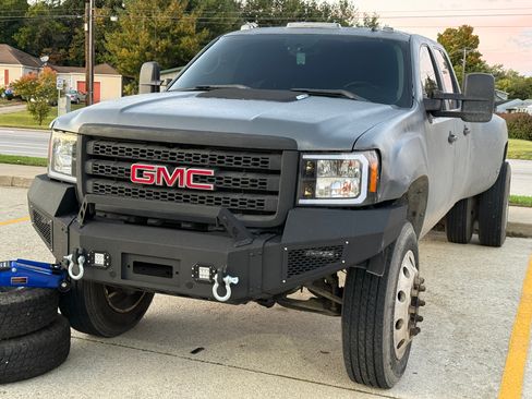 Used 2012 GMC Sierra 3500 SLE w/ SLE Preferred Package image 5