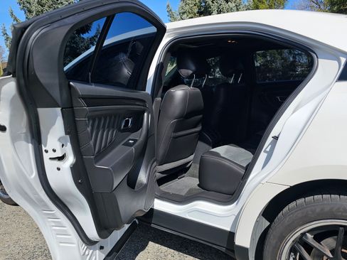 Used 2013 Ford Taurus SHO image 12