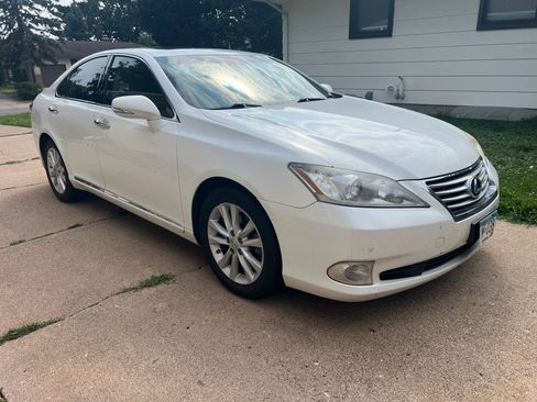 Used 2010 Lexus ES 350 w/ Preferred Accessory Package FWD image 1