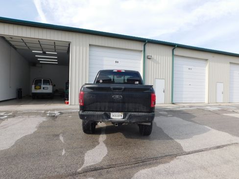 Used 2016 Ford F150 XLT w/ Equipment Group 302A Luxury image 5