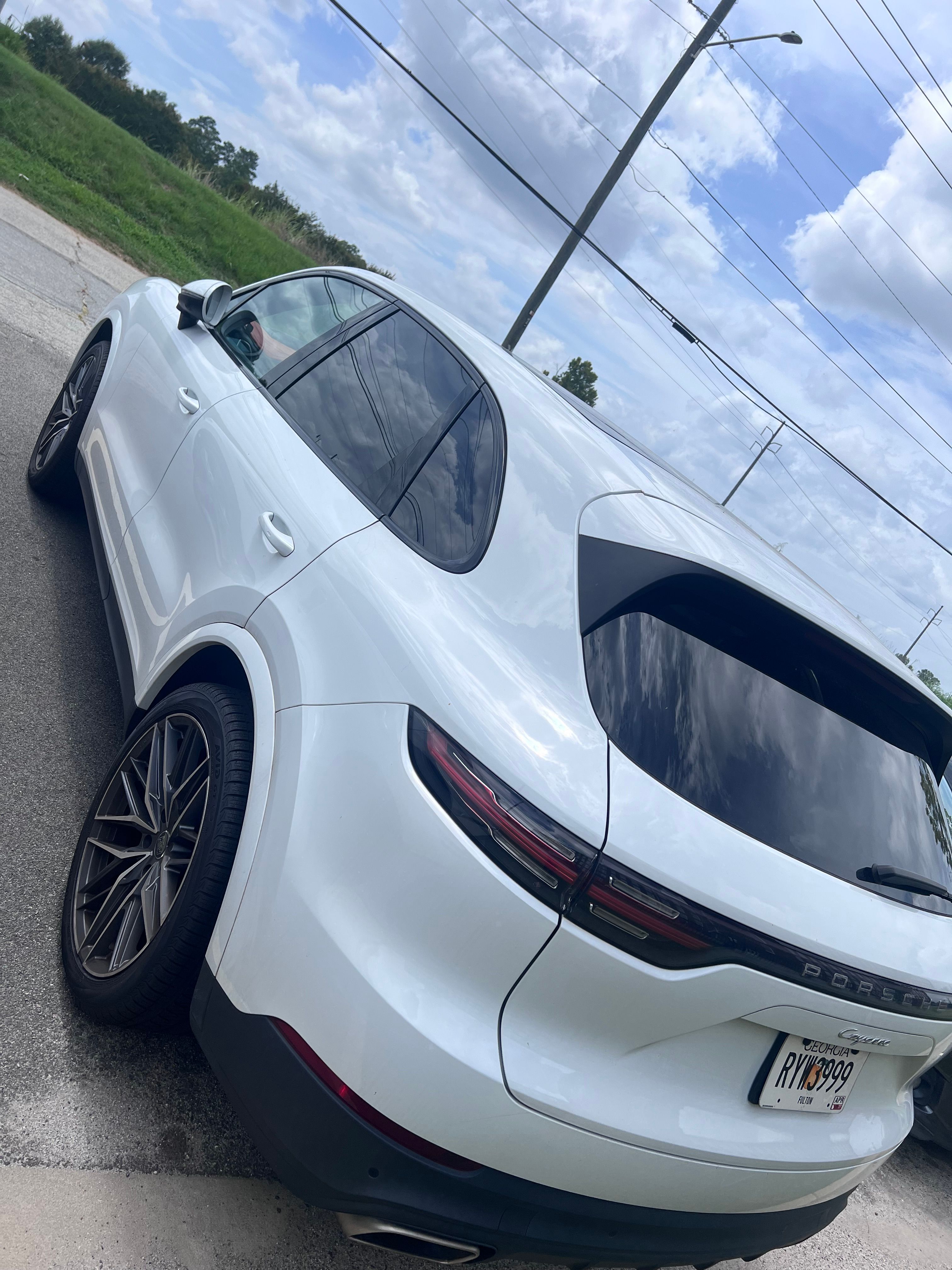 Used 2021 Porsche Cayenne AWD/4WD image 5