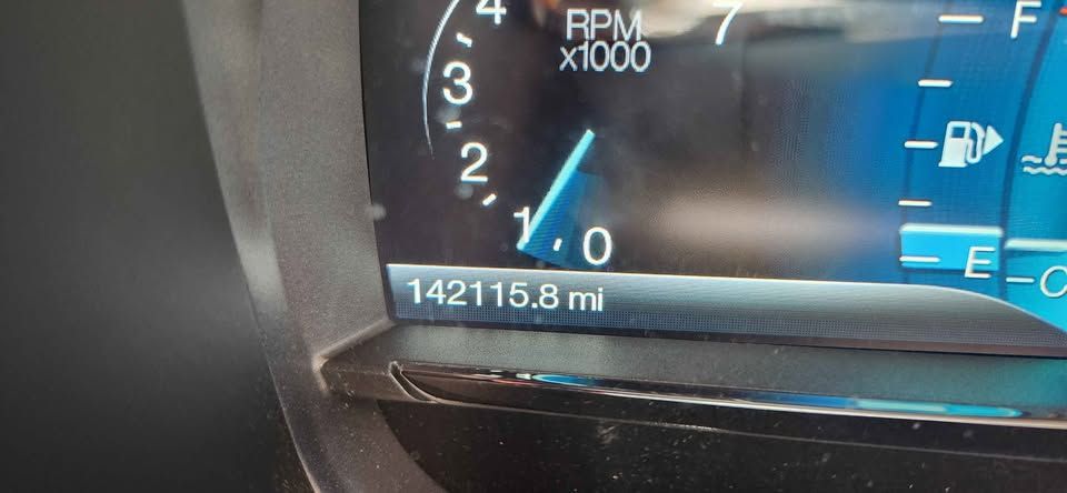 Used 2017 Ford Taurus Limited FWD image 6