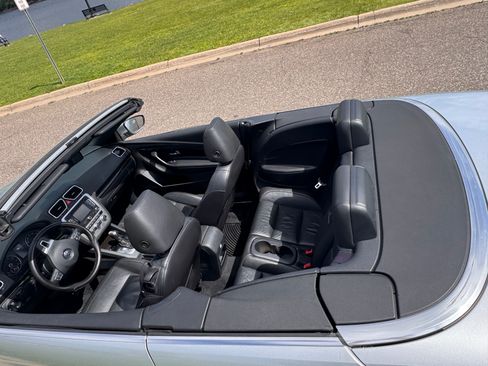 Used 2013 Volkswagen Eos Executive FWD image 8