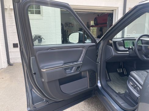 Used 2022 Rivian R1S Launch Edition image 5