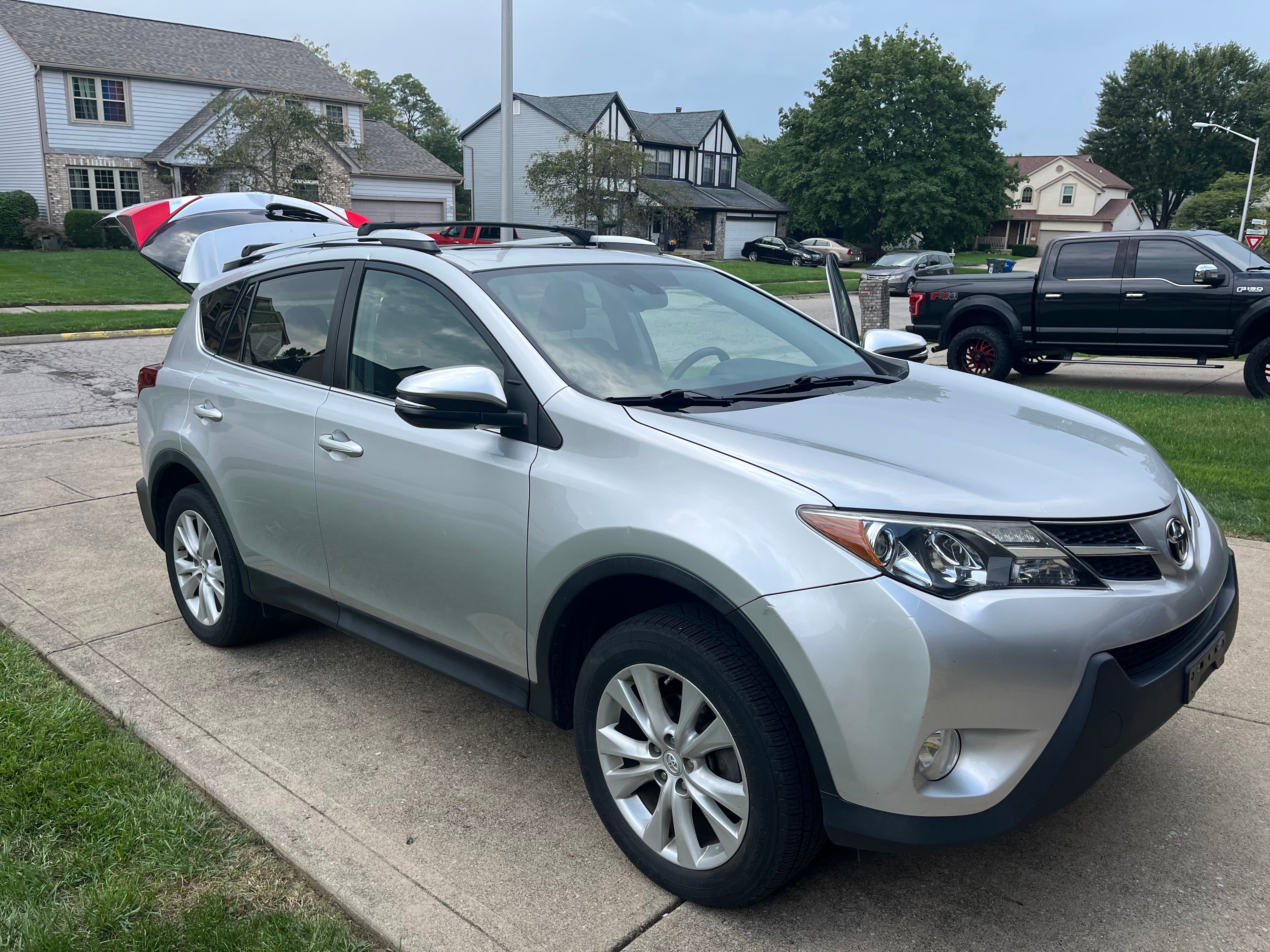 Used 2015 Toyota RAV4 Limited w/ Technology Package AWD/4WD image 6