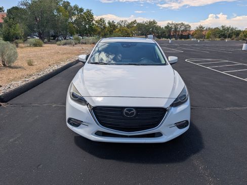Used 2018 MAZDA MAZDA3 Grand Touring w/ Premium Equipment Package FWD image 4