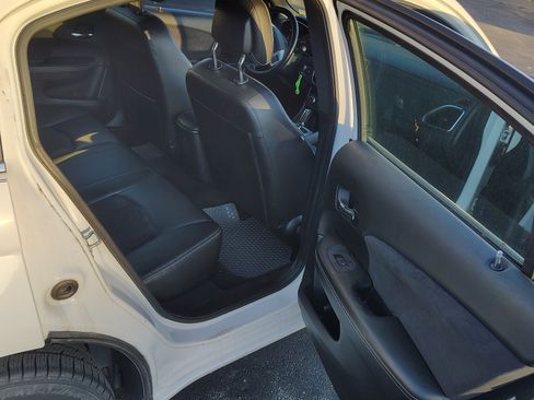 Used 2011 Chrysler 200 S image 19