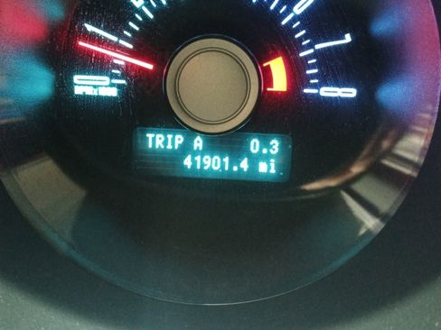 Used 2011 Ford Mustang Coupe image 10