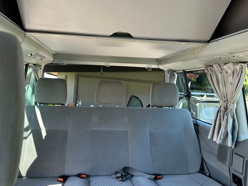 Used 2002 Volkswagen Eurovan MV FWD image 23