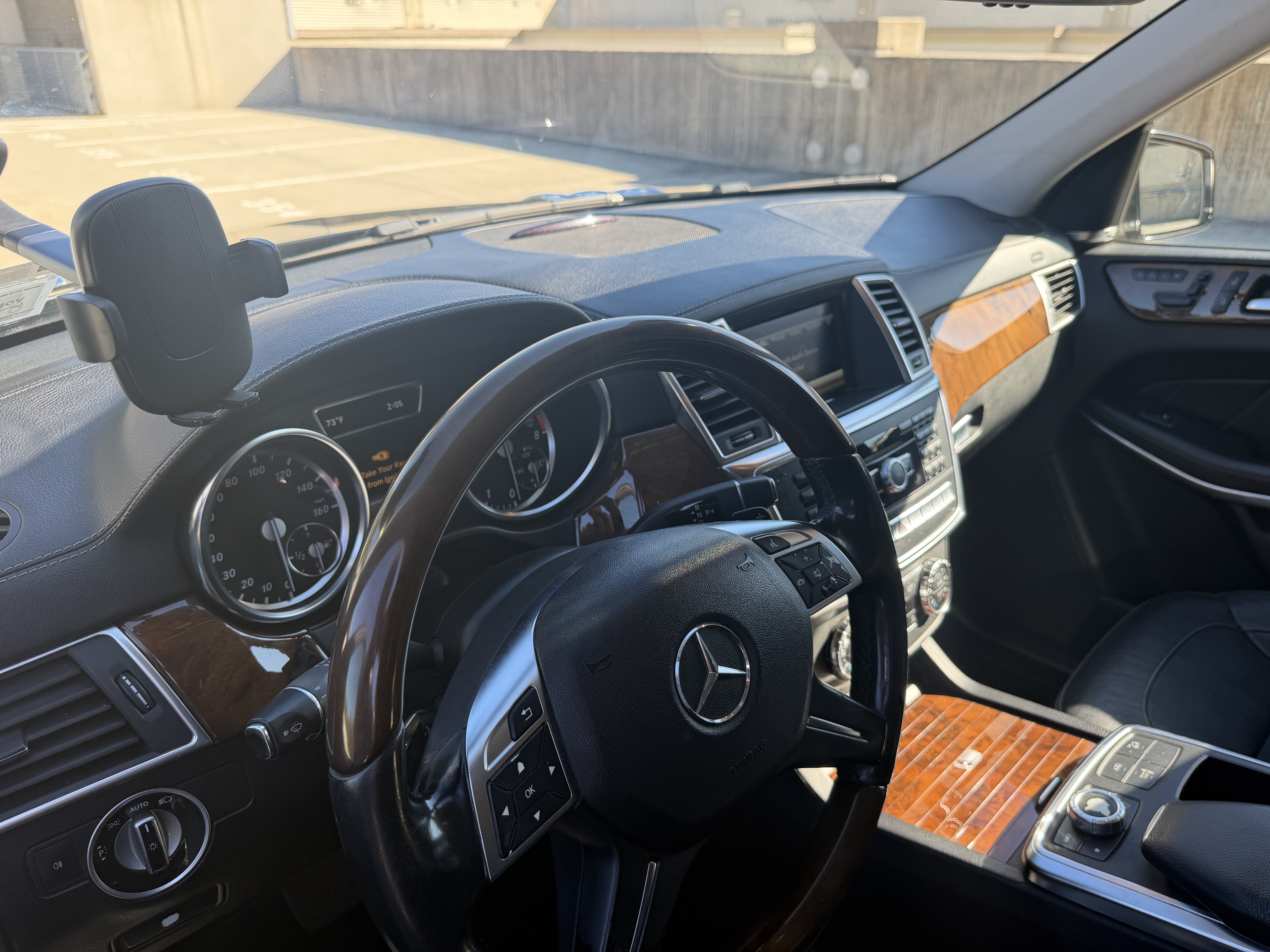Used 2014 Mercedes-Benz GL 550 4MATIC image 22