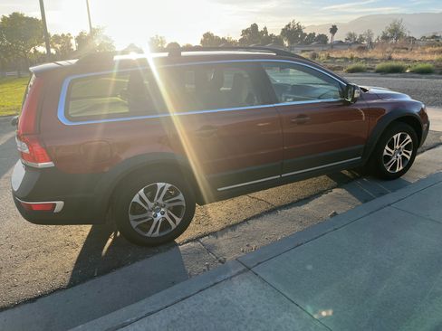 Used 2015 Volvo XC70 T5 Premier FWD image 8
