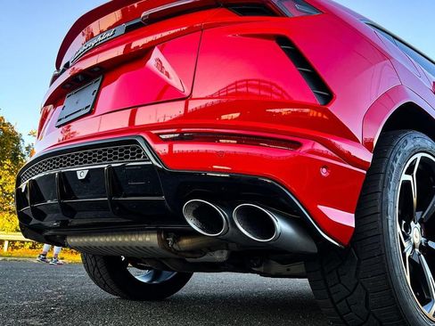 Used 2021 Lamborghini Urus image 14