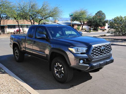 Used 2021 Toyota Tacoma TRD Off-Road w/ Technology Package image 10
