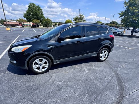 Used 2014 Ford Escape SE w/ Equipment Group 201A FWD image 1