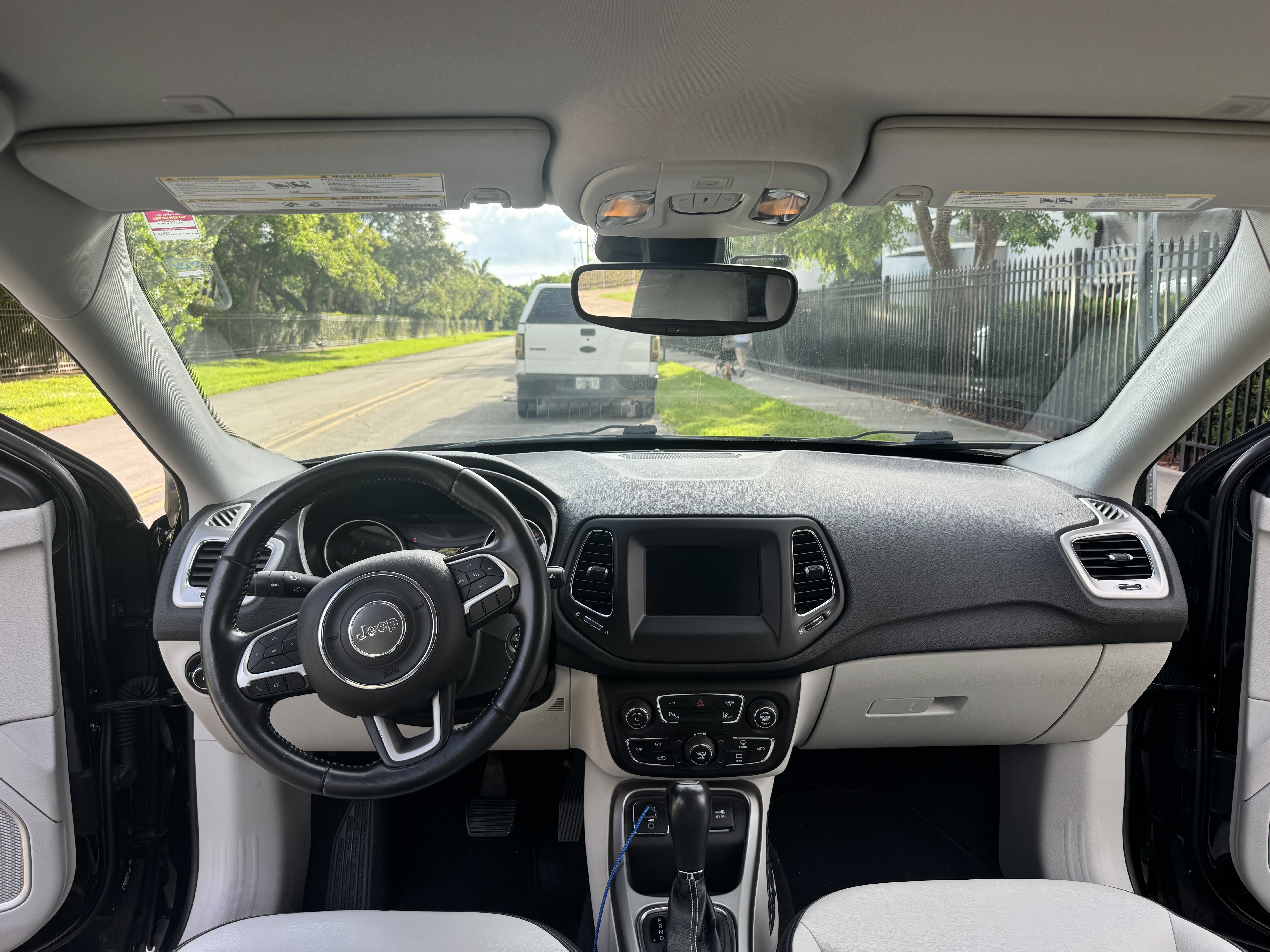 Used 2018 Jeep Compass Latitude w/ Popular Equipment Group FWD image 5