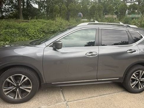 Used 2017 Nissan Rogue SL w/ SL Premium Package AWD/4WD image 5