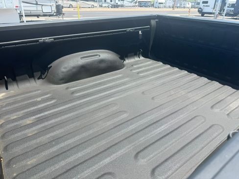 Used 2020 RAM 1500 Laramie AWD/4WD image 6