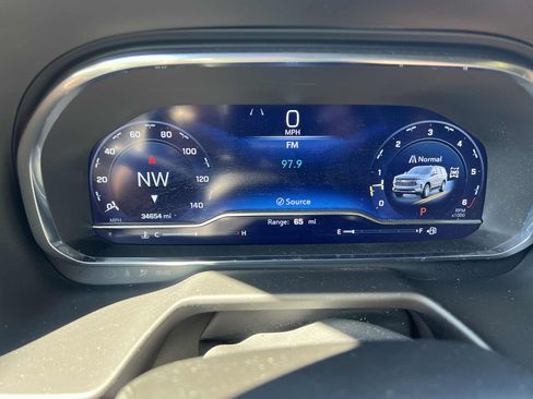 Used 2024 Chevrolet Tahoe Z71 w/ Z71 Off-Road Package image 17