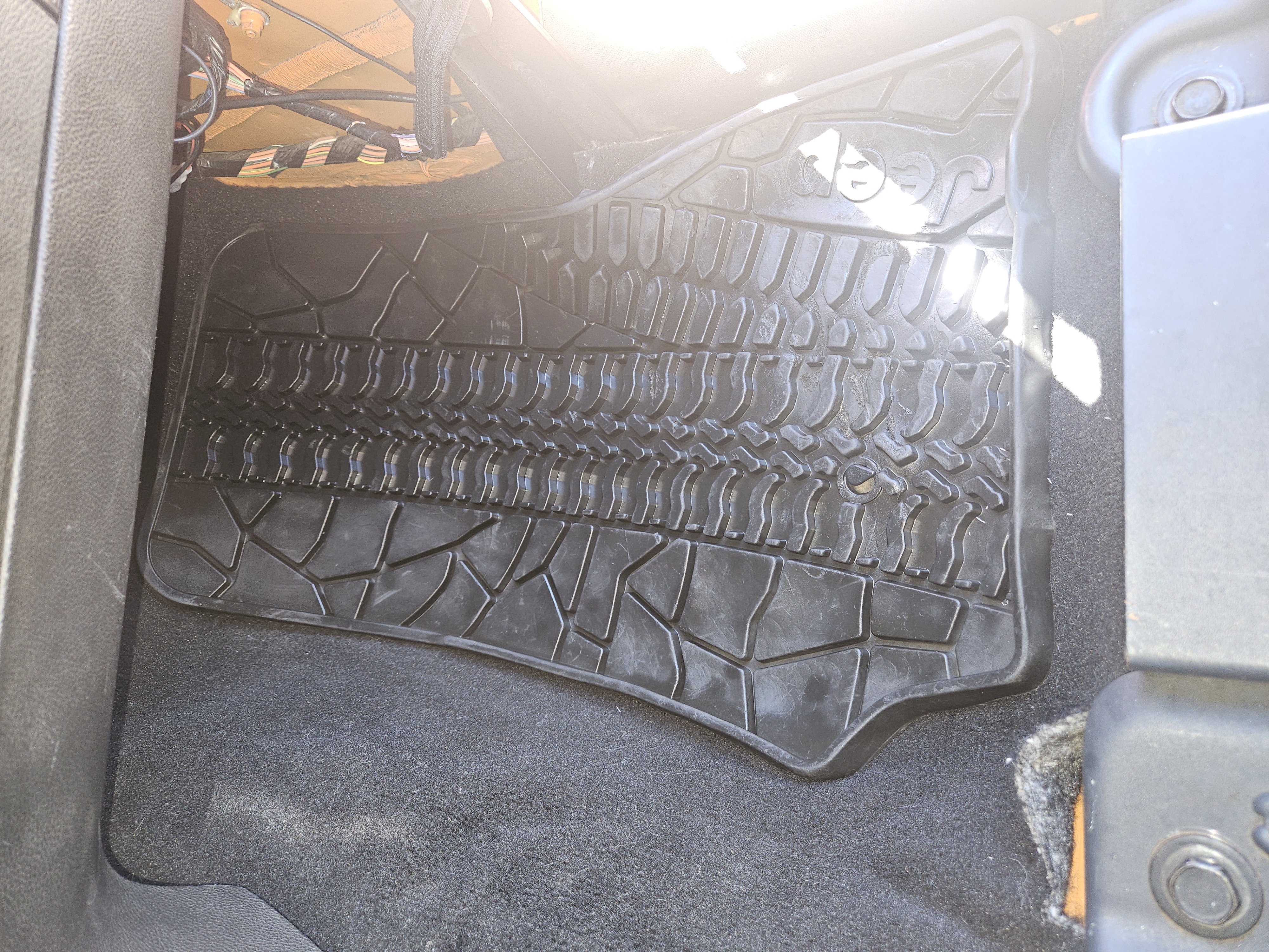 Used 2012 Jeep Wrangler Unlimited Rubicon w/ Dual Top Group AWD/4WD image 14