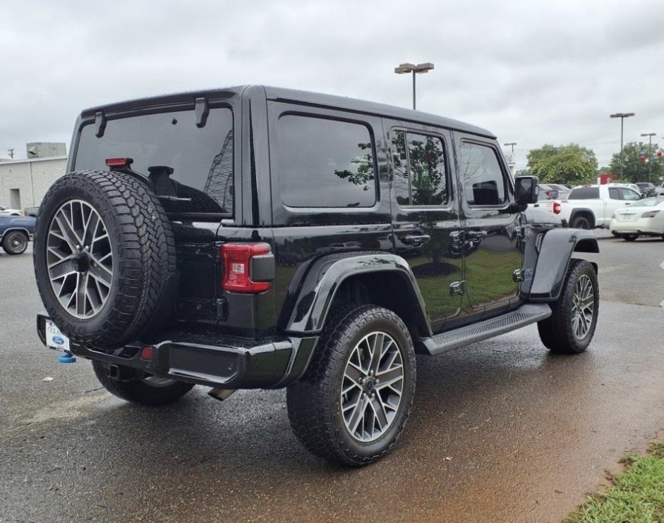 Used 2024 Jeep Wrangler High Altitude AWD/4WD image 6