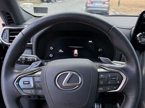 Used 2024 Lexus LX 600 F Sport image 8