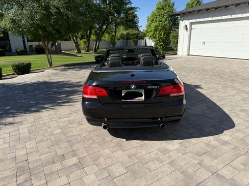 Used 2010 BMW 335i Convertible image 8