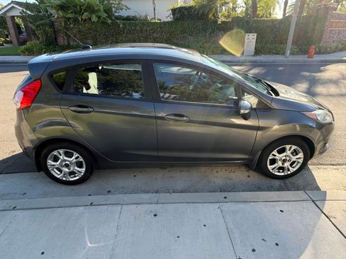 Used 2015 Ford Fiesta SE w/ Exterior Protection Package FWD image 5