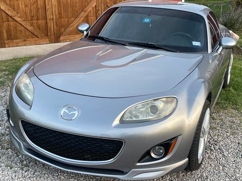 Used 2010 MAZDA MX-5 Miata Grand Touring w/ Premium Pkg RWD image 2