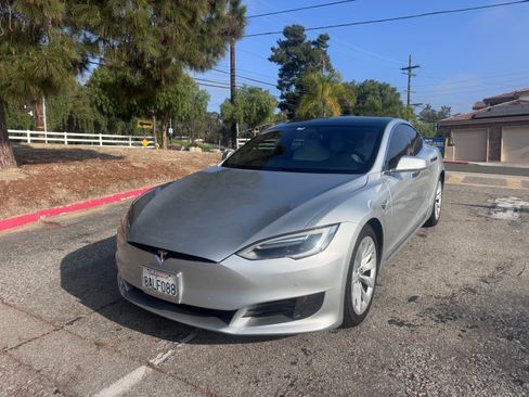 Used 2017 Tesla Model S 75 RWD image 5