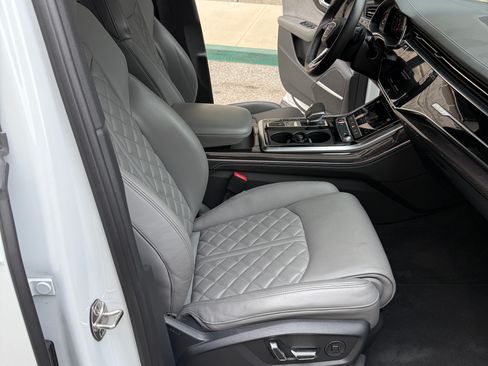 Used 2022 Audi SQ7 Premium Plus w/ SQ7 Executive Package image 24